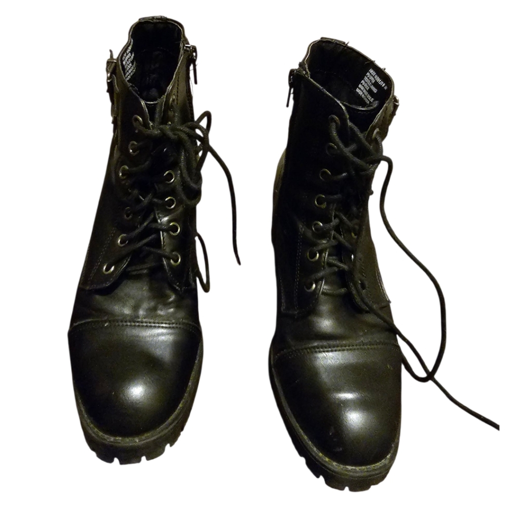 Madden NYC Black Ankle Boots in Size 8.5